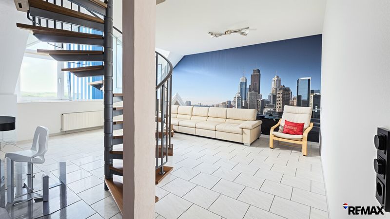Helle Maisonette-Wohnung über den Dächern von Anderten - 4 Zimmer, EBK, Keller, Studio